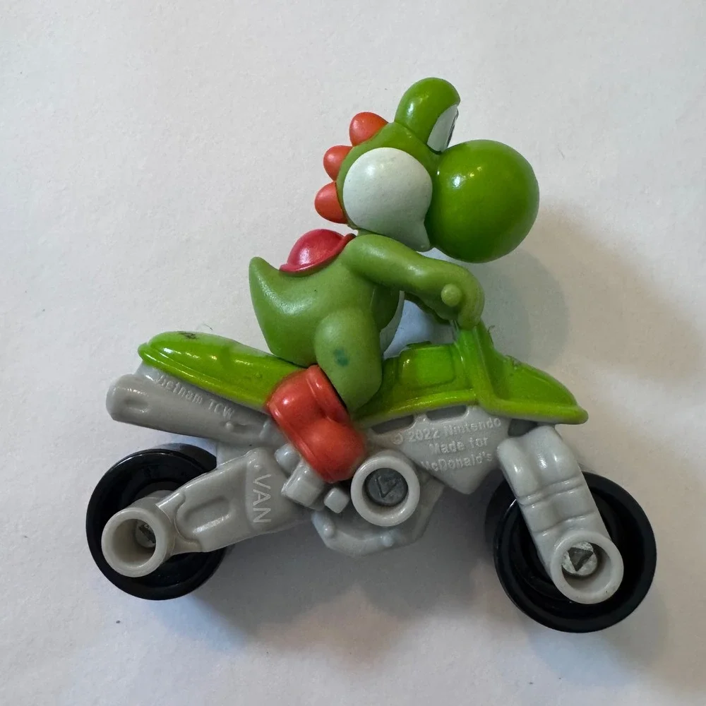 Nintendo Mario Kart Super Mario Toy Lot Yoshi Peach Luigi Toad 7pc McDonald's